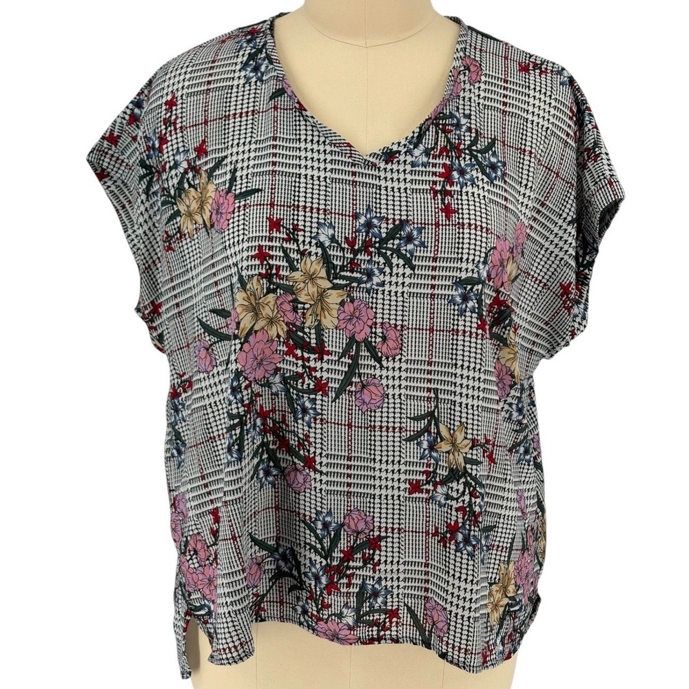 Live 4 Truth Blouse Black White Plaid Floral Lace Back 3X